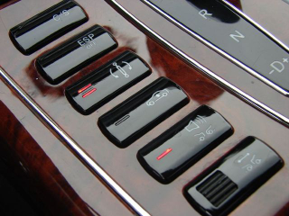 Illustration for article titled Nice Price Or Crack Pipe: 2004 Maybach 57 For $129,900?